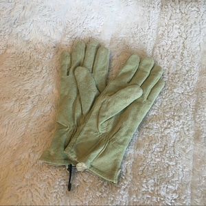 NWOT Green Soft Leather Gloves
